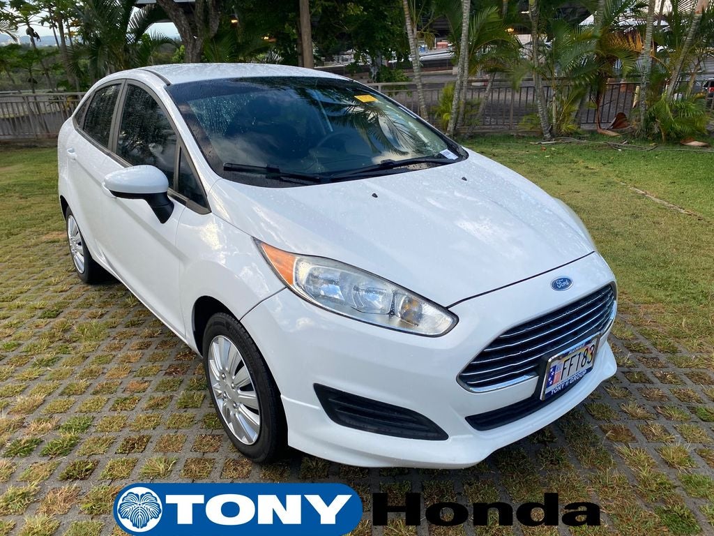 2016 Ford Fiesta S in Oxford White — front three-quarter view