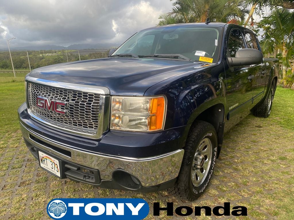 2011 GMC Sierra 1500 — rear three-quarter view