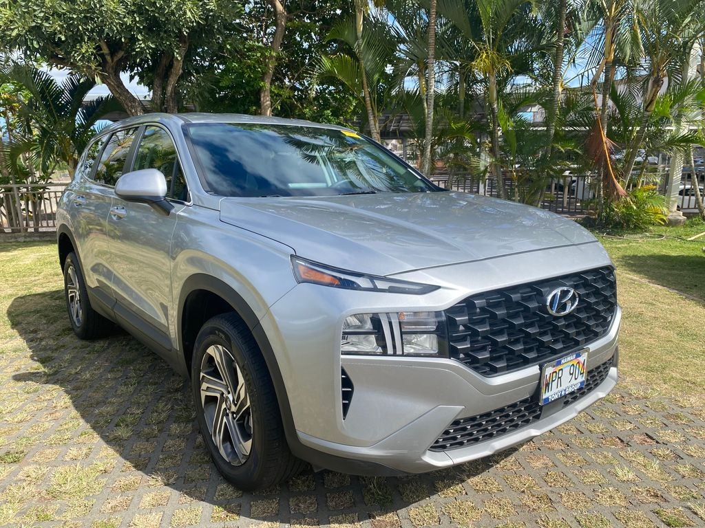 2022 Hyundai Santa Fe SE in Shimmering Silver Pearl — front three-quarter view