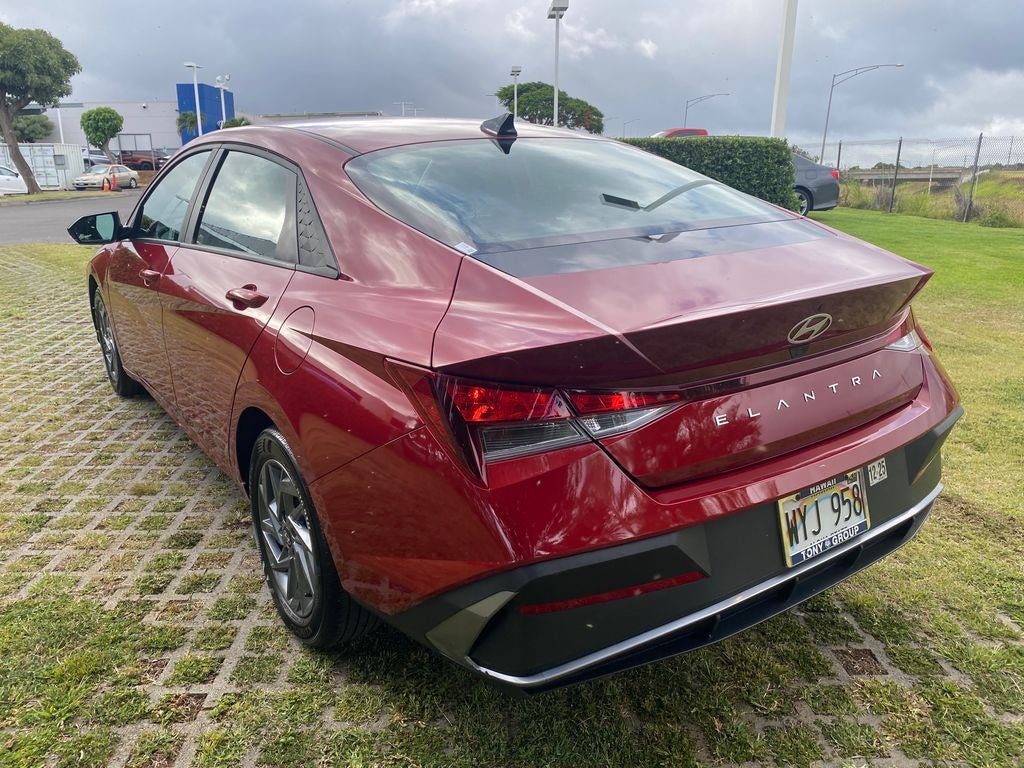 2024 Hyundai Elantra — detail view