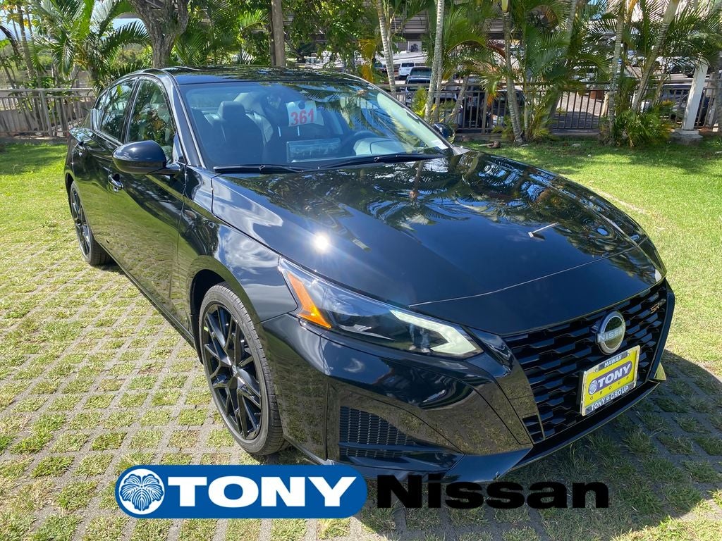 2026 Nissan Altima 2.5 SR in Super Black Clearcoat — front three-quarter view