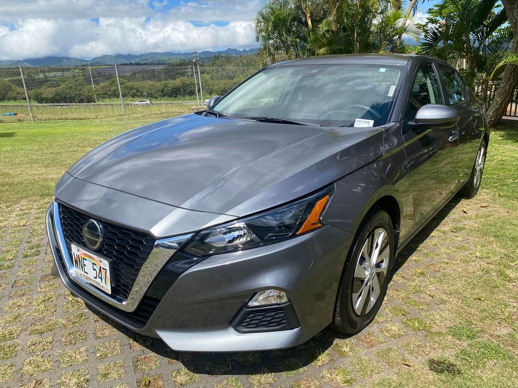 2022 Nissan Altima — rear three-quarter view
